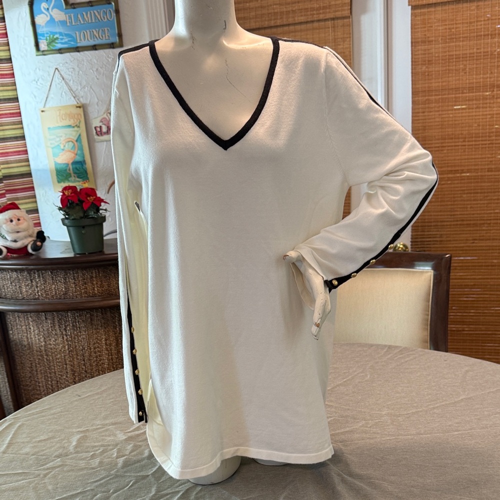 Soft Surroundings White V-Neck sweater with Black Accents